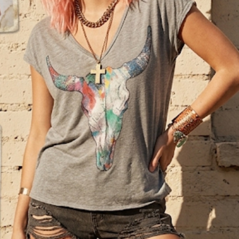 Chaser Rainbow Bull Print Women's Top